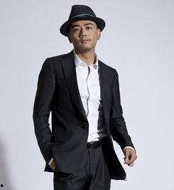 边城石磊个人资料,才华横溢的青年才俊，揭秘他的成长之路